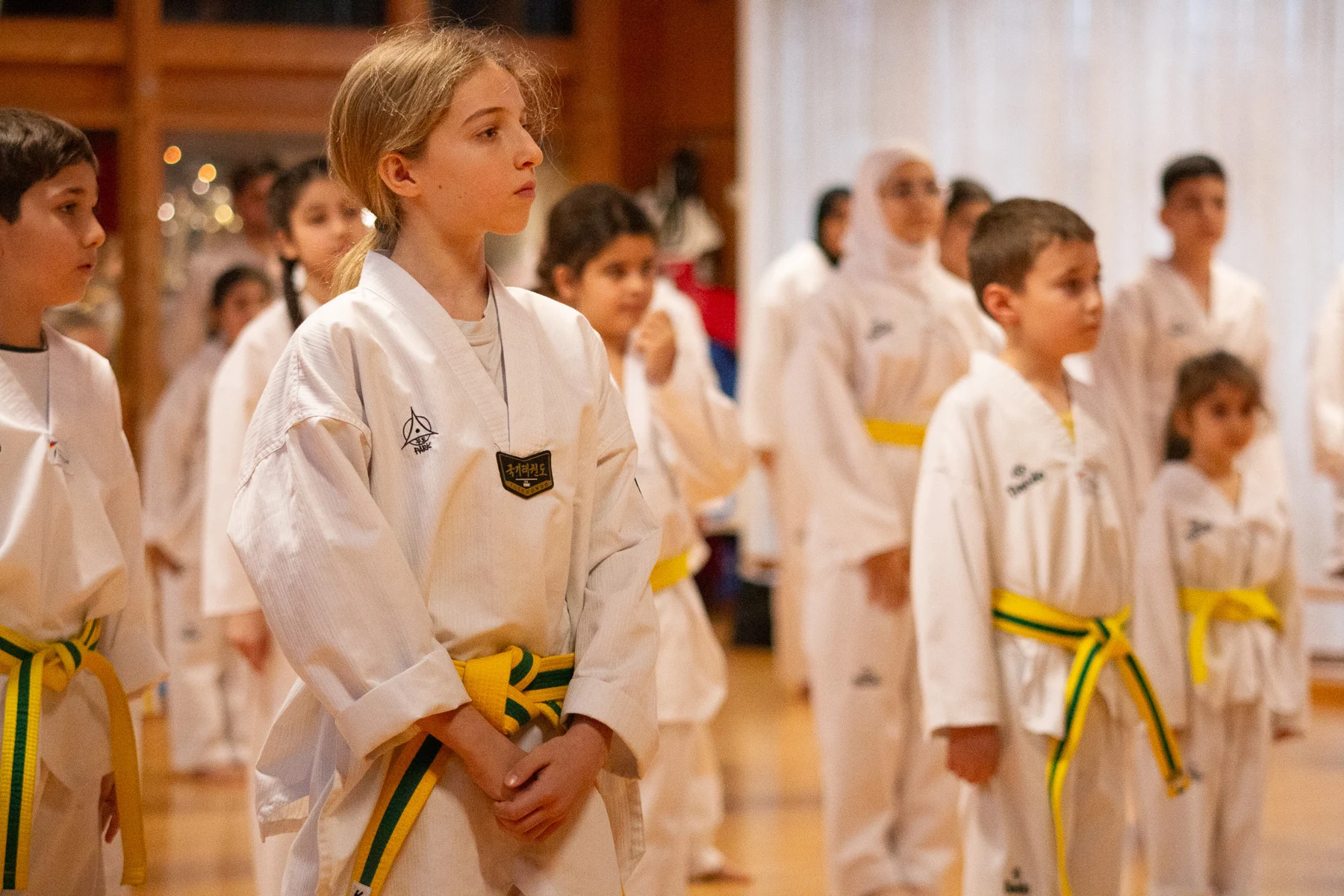 Kinder und Jugendliche beim gemeinsamen Training
